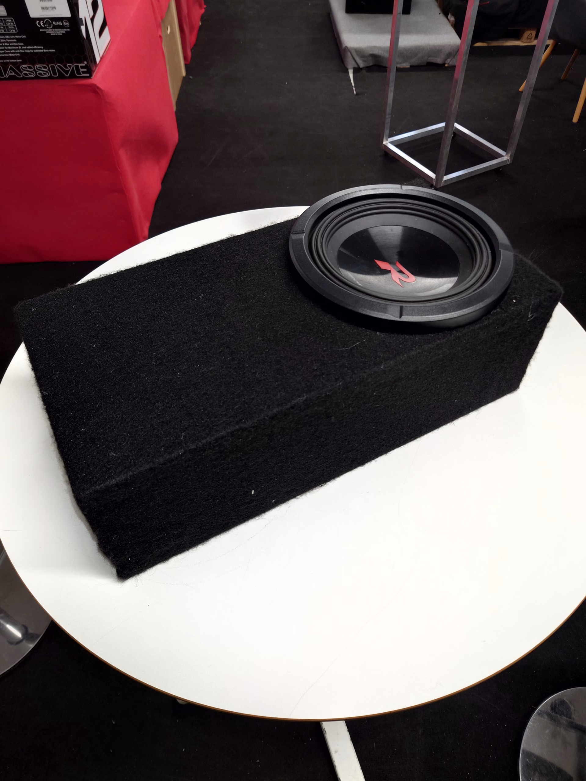 *KÄYTETTY! Alpine R2-W8D2 8″ subwoofer kotelossa - Image 3