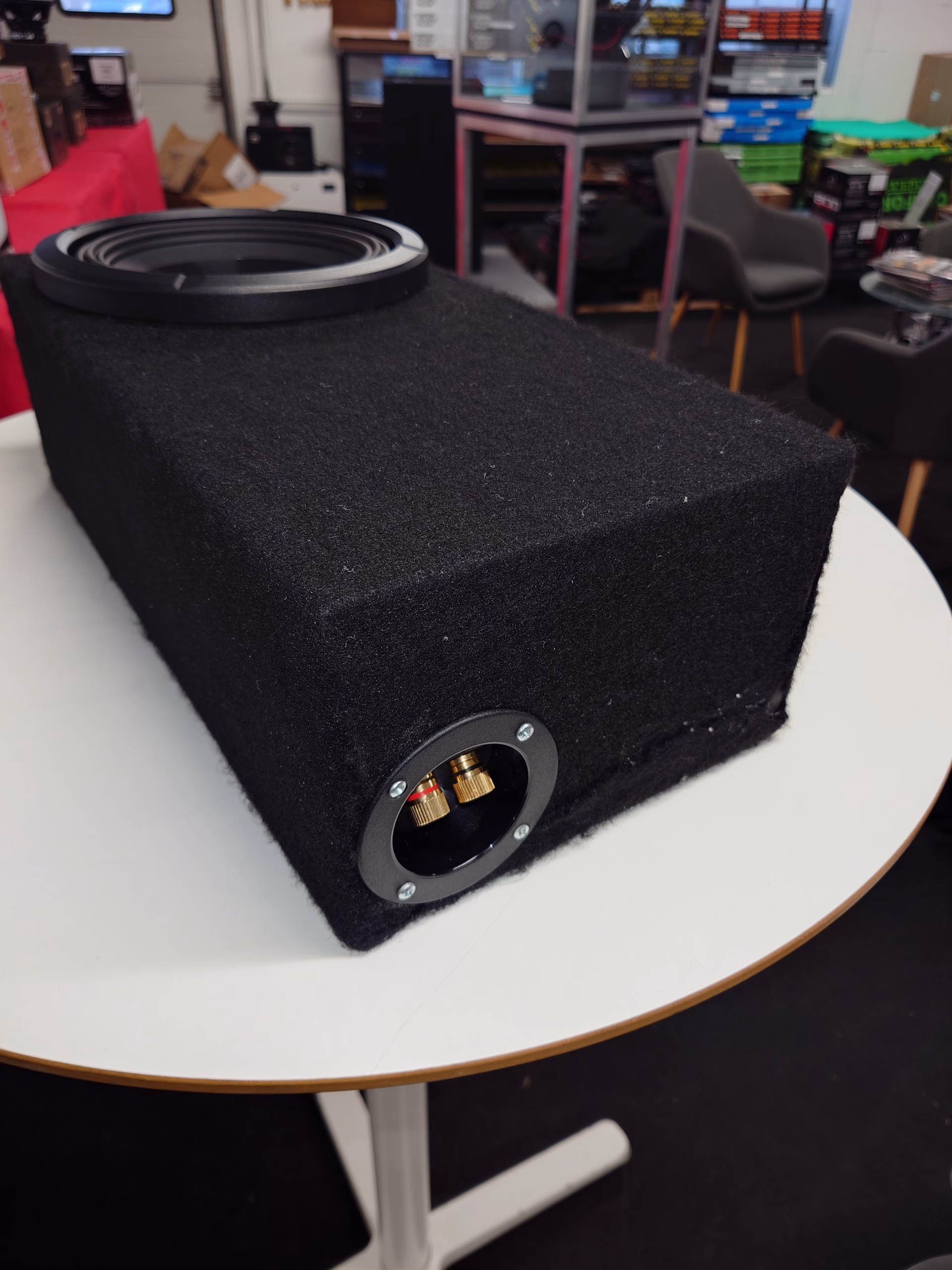 *KÄYTETTY! Alpine R2-W8D2 8″ subwoofer kotelossa - Image 2